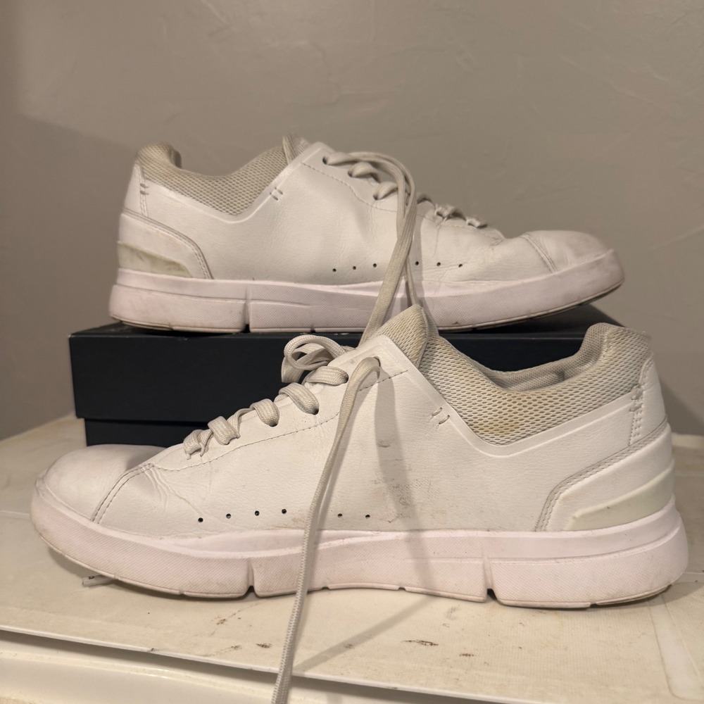 On The Roger Advantage Sneakers Mens 10 White Good Vegan Leather CloudTec